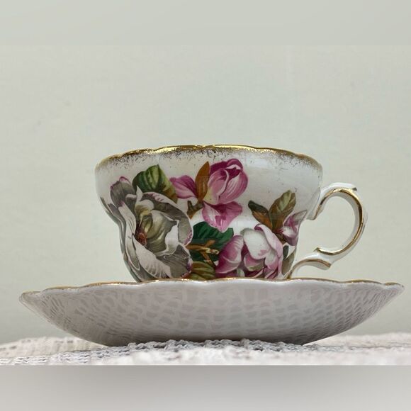 Vintage ROSINA Pink and White Magnolia Bone China footed Teacup & Saucer - Picture 5 of 12